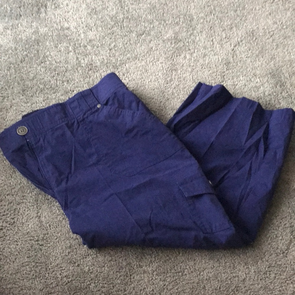 Women’s capris size 16